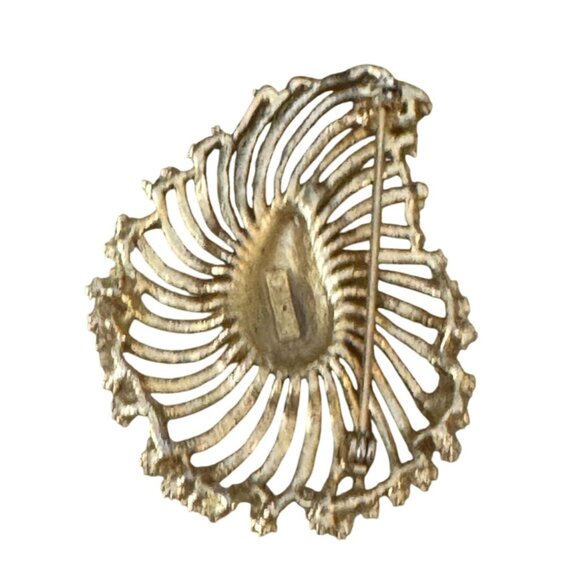 Lisner Vintage Gold Tone Brooch Pin Textured Metal Openwork 2 1/4" x 1 3/4" - Picture 5 of 7